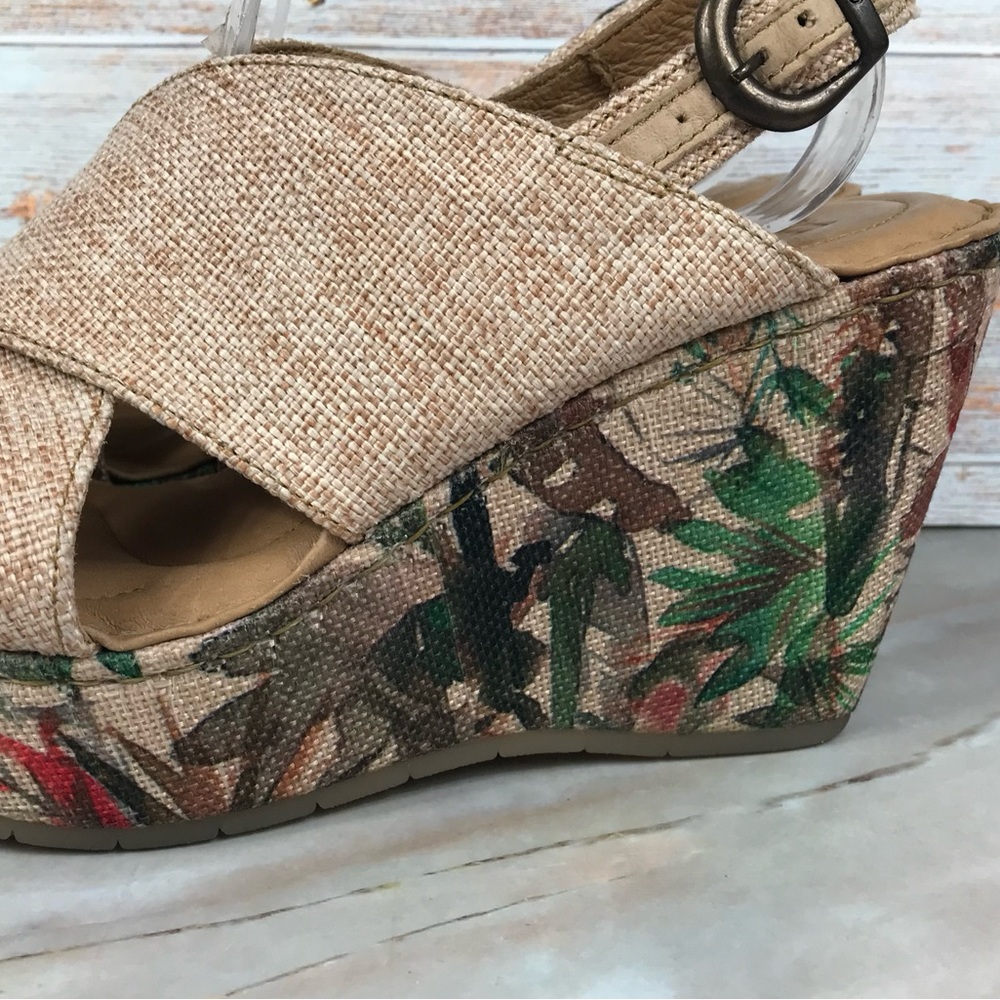 Born Emmy II Citrus Fabric Wedge Platform Sandals w/ Floral EUC - Picture 9 of 10
